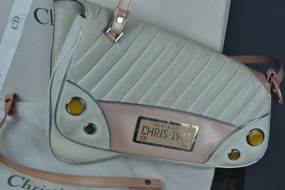 *Christian DIOR 

2001 