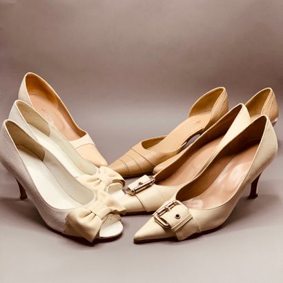 
JET SET

Quatre paires de chaussures : 

-...