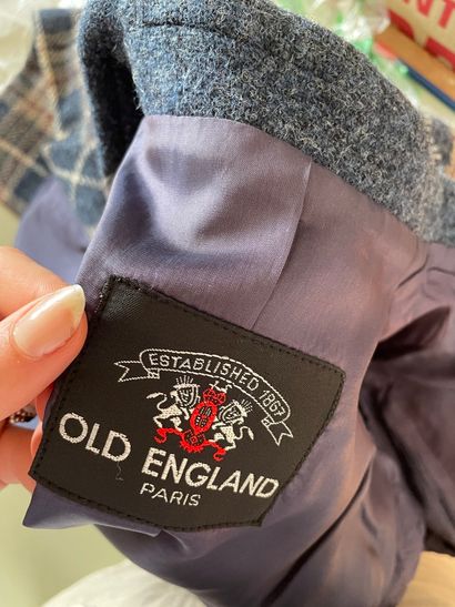 Lot de vêtements dont :

HOLAND & HOLAND

-...