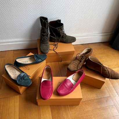 TOD'S

Four pairs of shoes in their box,...