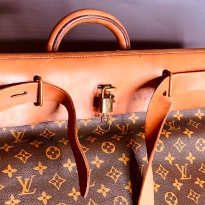 Louis VUITTON

Steamer