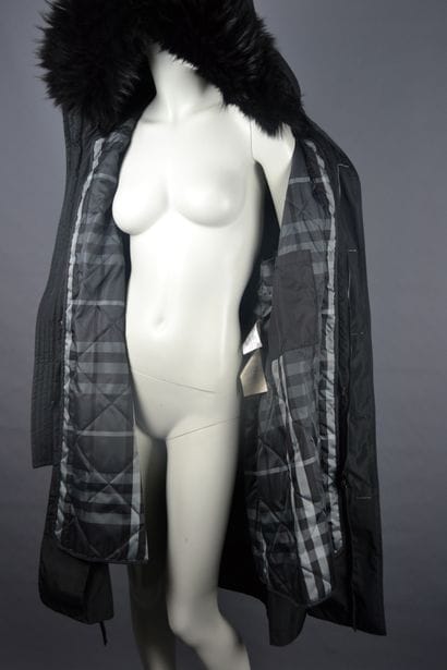 *BURBERRY London

Men's mid-length black...