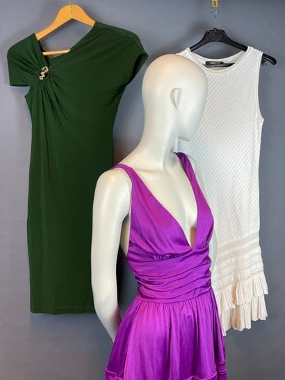 Roberto CAVALLI

Lot de robes :

- Robe en...