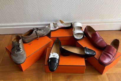HERMES Paris 

Quatre paires de chaussures...