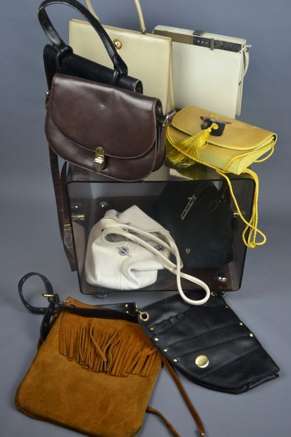 *Lot of various bags (wear)