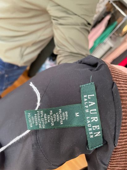 Lot of clothes including :

Ralph LAUREN...