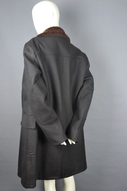 *GUCCI made in Italy

Men's mid-length coat...