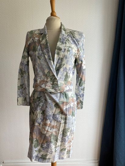 CACHAREL PARIS

Lot of clothes including...
