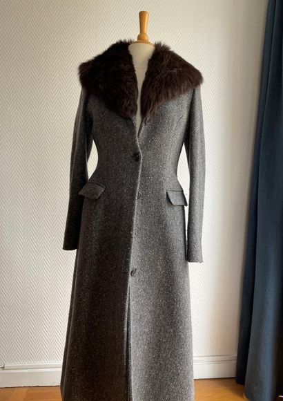 Ralph LAUREN 

Long icy grey and white coat,...