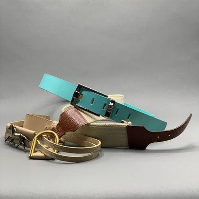 Lot of belts including :

VERSACE Jean's...