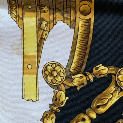 
HERMES Paris

Carré en twill de soie imprimé...