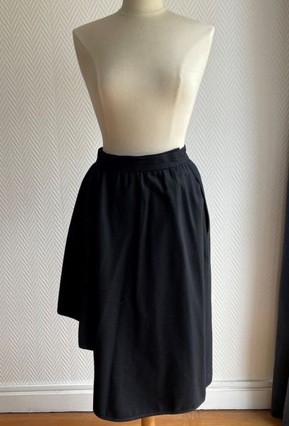 Lot de vêtements dont :

Marc JACOBS 

-...
