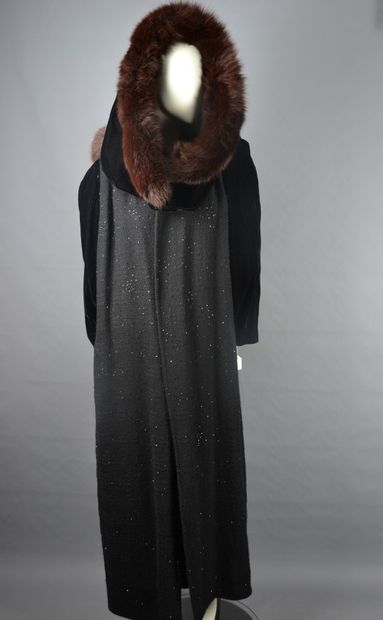 *D&G, DOLCE & GABBANA

Long coat in wool...