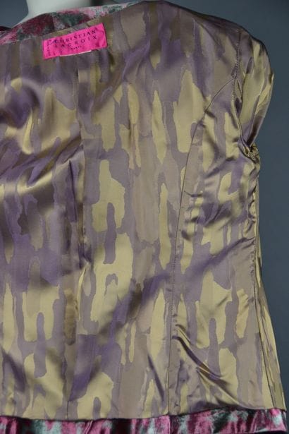 Christian LACROIX

Jacket in velvet and lurex...