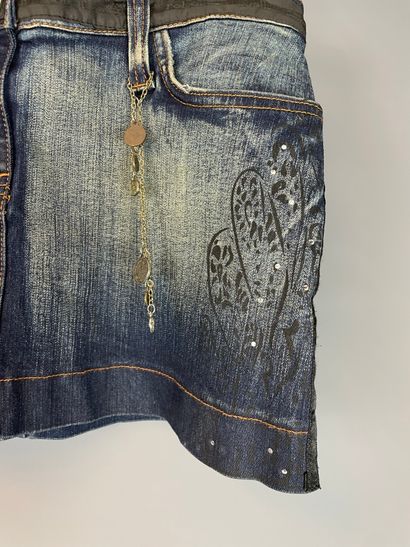 Lot of clothes including : 

Roberto CAVALLI

-...