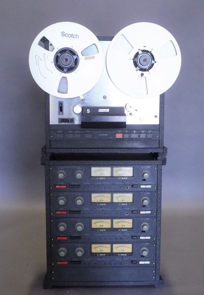 Magnétophone professionnel à bandes Otari...