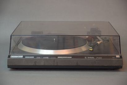 Deux platines TD TECHNICS :

TECHNICS SL-1410...