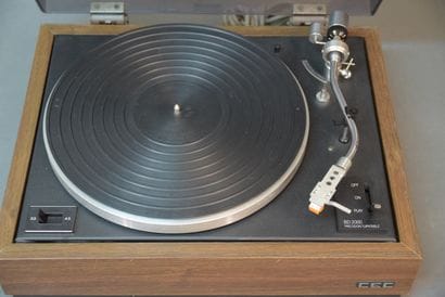 CEC BD-2000, platine TD à courroie équipée...