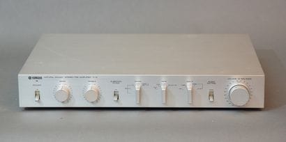 YAMAHA C-2, préampli de la fin des années...