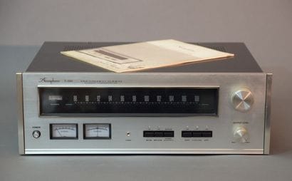 ACCUPHASE T-101, excellent et réputé tuner...