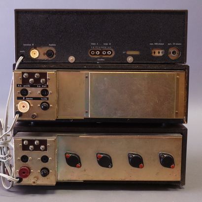 Lot de 2 Amplificateurs et un Tuner :

ESART...