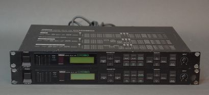 Deux YAMAHA D1030 Ligne à retard numérique...