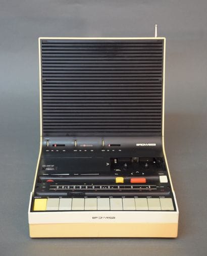 BRIONVEGA SOUND-BOOK radio K7 de 1974, désignée...