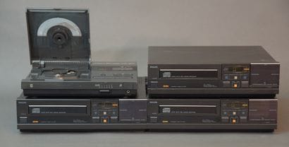 
Lot de quatre lecteur CD PHILIPS vendus...