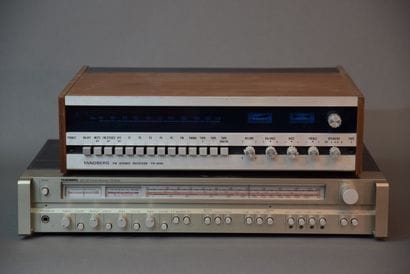 Deux ampli-tuners TANDBERG

TANDBERG TR-1000,...