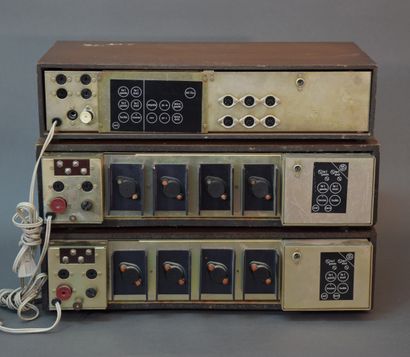 Ensemble de 3 ampli-tuners IS200 de la marque...
