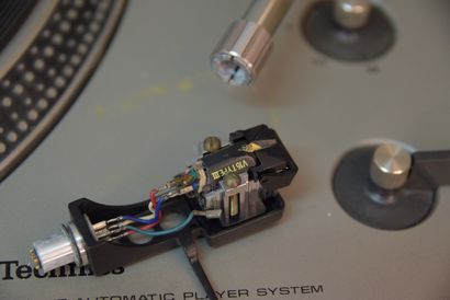 Deux platines TD TECHNICS :

TECHNICS SL-3200,...