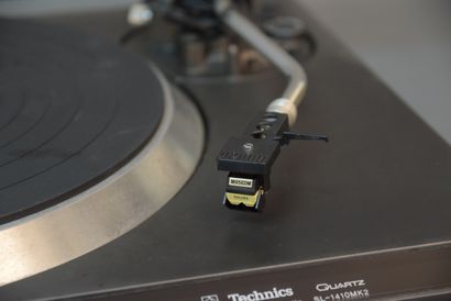 Deux platines TD TECHNICS :

TECHNICS SL-1410...