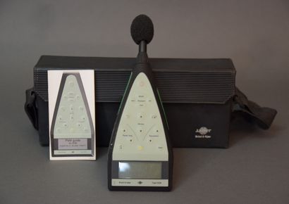 BRUEL & KJAER 2236 COFFRET

Sonomètre haut...