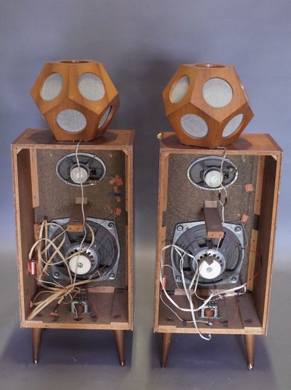 GRUNDIG BOX V 

Rares paire d’enceintes des...