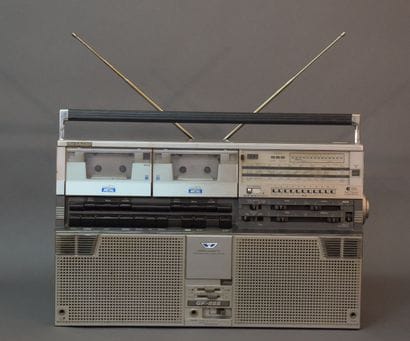 SHARP GF-666H

Radio-cassette stéréo GF-66H,...