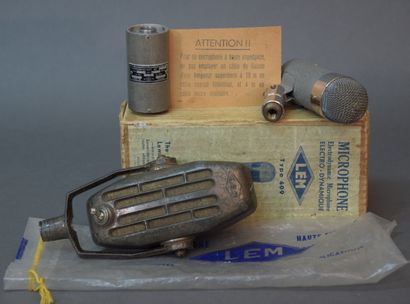 Deux micros LEM

LEM, type305 micro à ruban,...