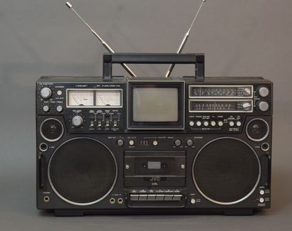 Deux radios combiné TV :

JVC 3050EU, combiné...
