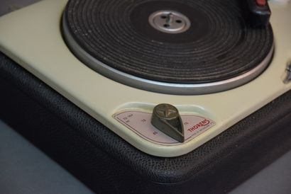 THORENS TD184, réputée platine à  galet Thorens...