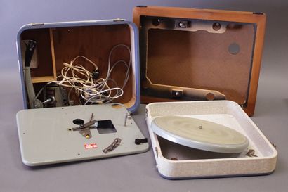 Lot de platines TD LENCO COMPRENANT :

Une...