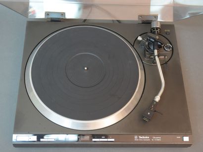 Deux platines TD TECHNICS :

TECHNICS SL-1410...
