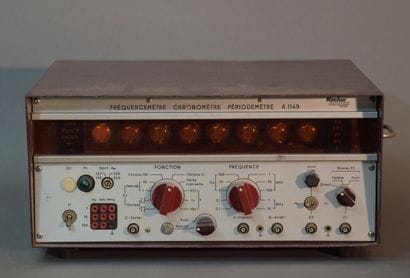 ROCHER A.1149, fréquencemètre/périodemètre...