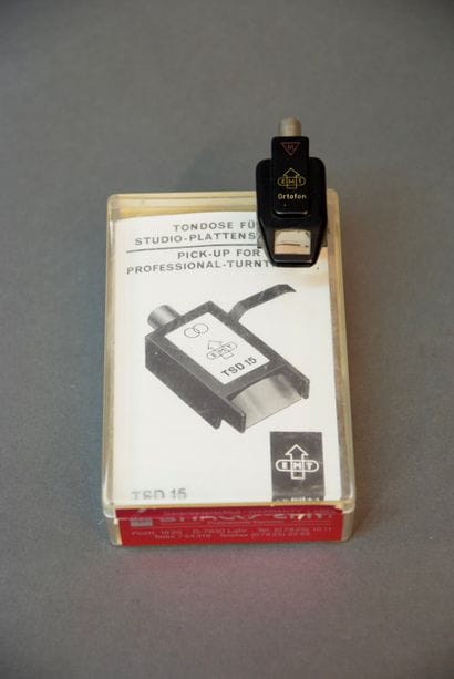 Rare coquille bakélite EMT Ortofon, équipée...