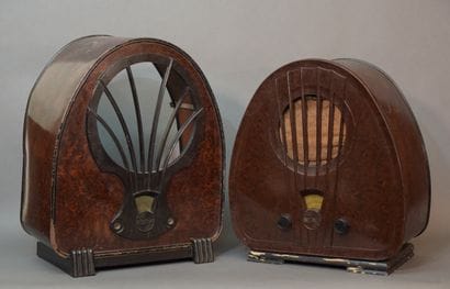 PHILIPS type 834A, radio à lampes AM bakélite...