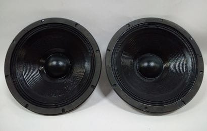 
L.ACOUSTICS HP RC 181 8 OHMS, très bons...