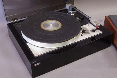 Lot de platines TD LENCO COMPRENANT :

Une...