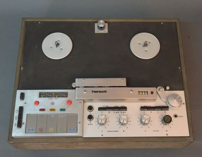 Magnétophone à bandes HENCOT H67B, (Henri...