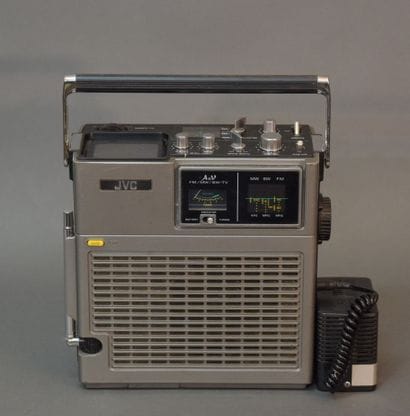 Deux radios combiné TV :

JVC 3050EU, combiné...