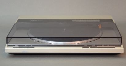 Deux platines TD TECHNICS :

TECHNICS SL-5200,...
