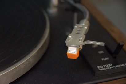 CEC BD-2000, platine TD à courroie équipée...