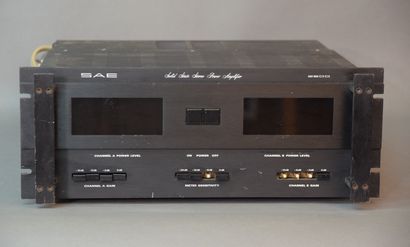 SAE 2600, puissant ampli de 2 x 400 W sous...